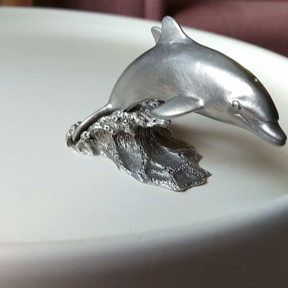 Pewter dolphins figurine - Picture 3 of 5
